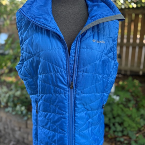 Columbia Quilted Bright Blue Women’s Vest. Size XL. - Picture 7 of 15